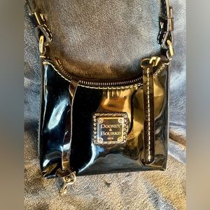 Preowned Dooney & Bourke mini Patent Leather Purse Black